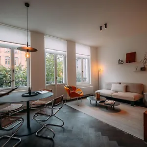 https://special-luxe-design-apt-in-centre-antwerpen-and-full-service.hotelsantwerp.net